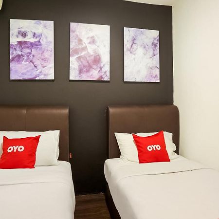 Oyo 90460 Hotel Kl2F Rest & Go Shah Alam Zewnętrze zdjęcie