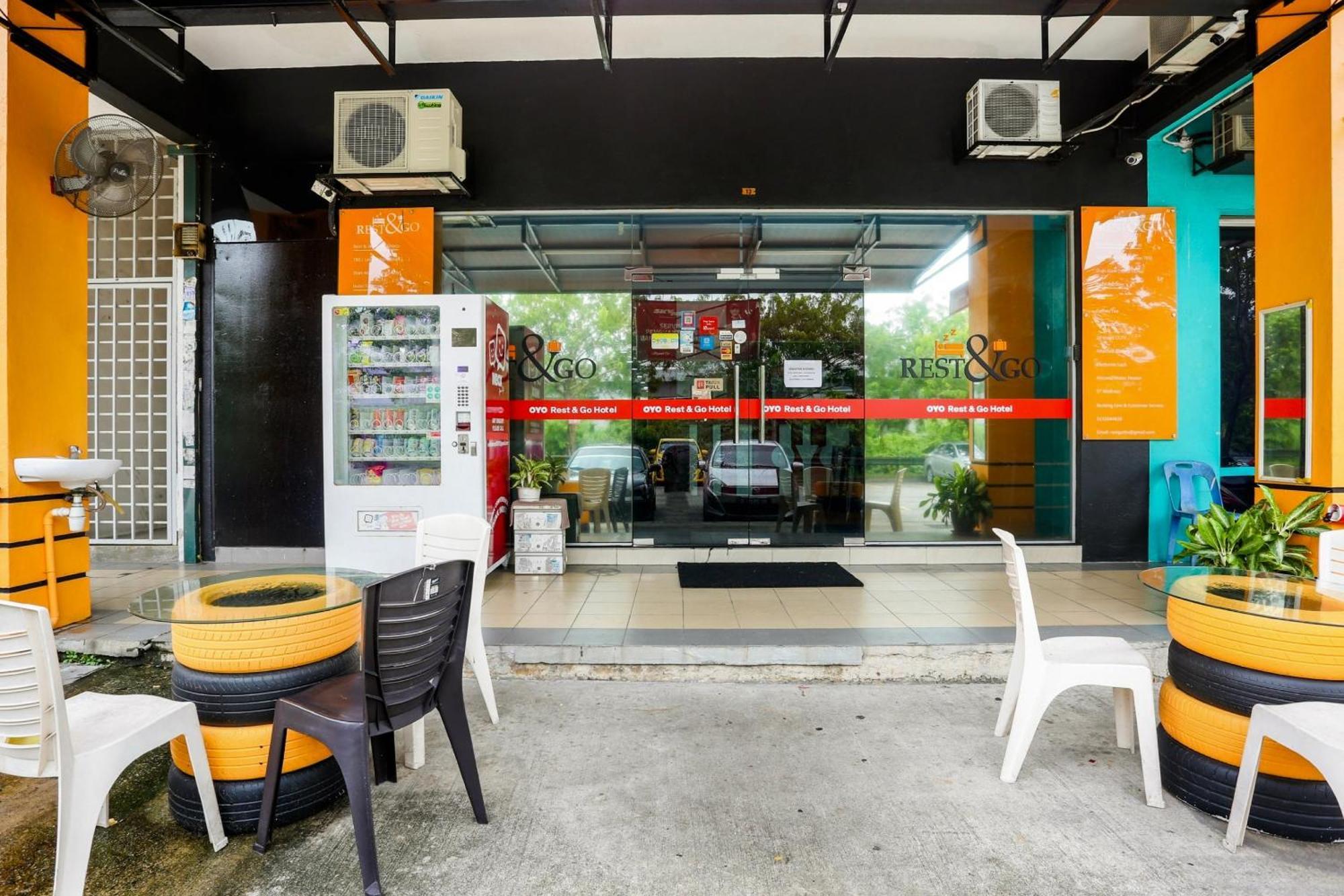 Oyo 90460 Hotel Kl2F Rest & Go Shah Alam Zewnętrze zdjęcie