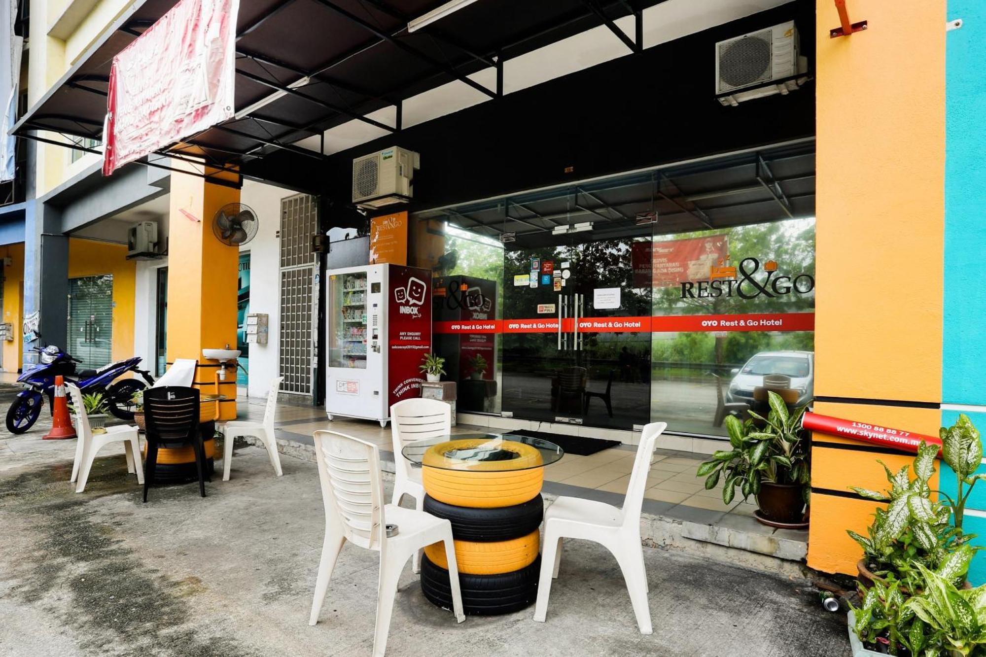 Oyo 90460 Hotel Kl2F Rest & Go Shah Alam Zewnętrze zdjęcie