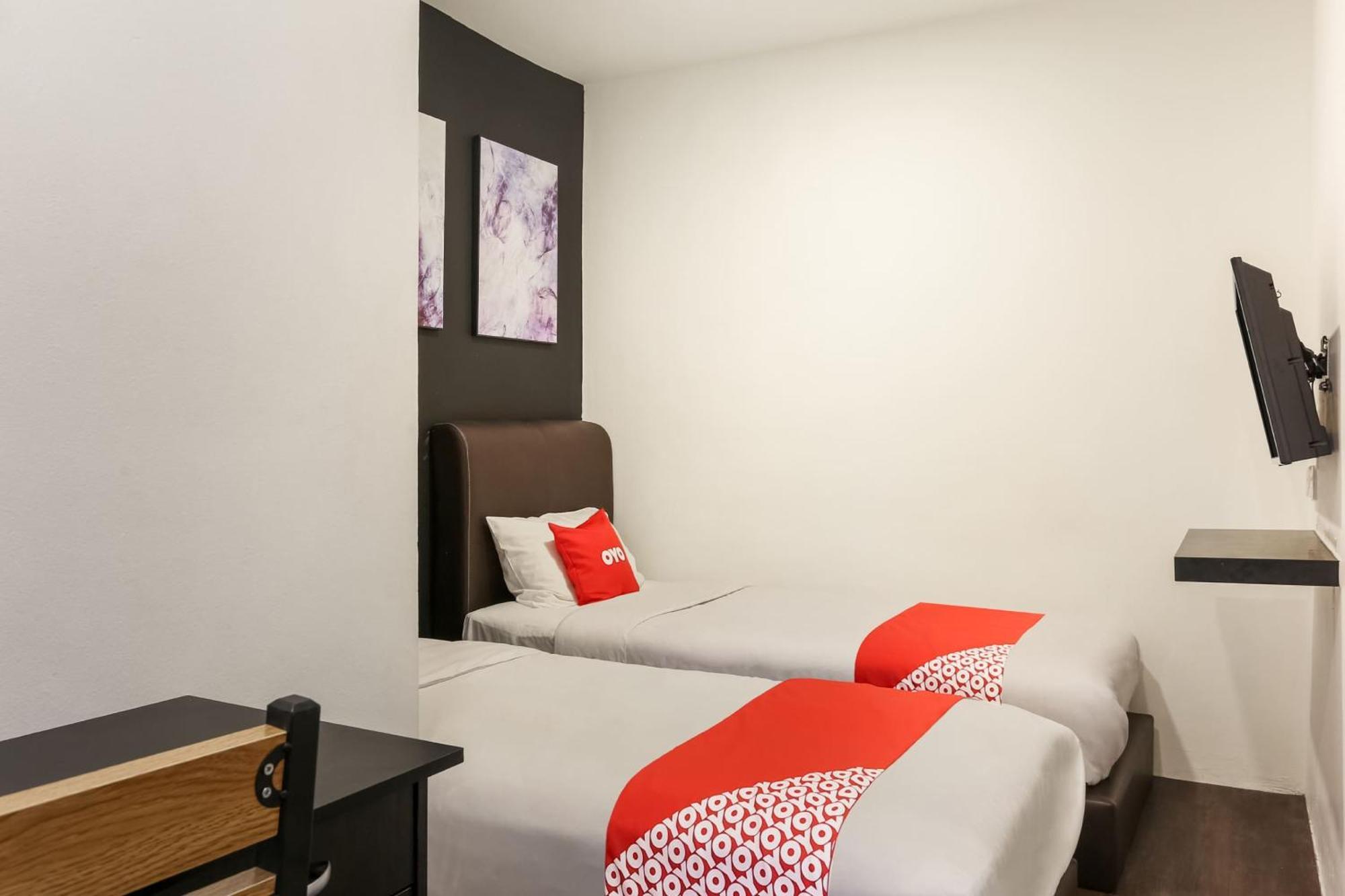 Oyo 90460 Hotel Kl2F Rest & Go Shah Alam Zewnętrze zdjęcie