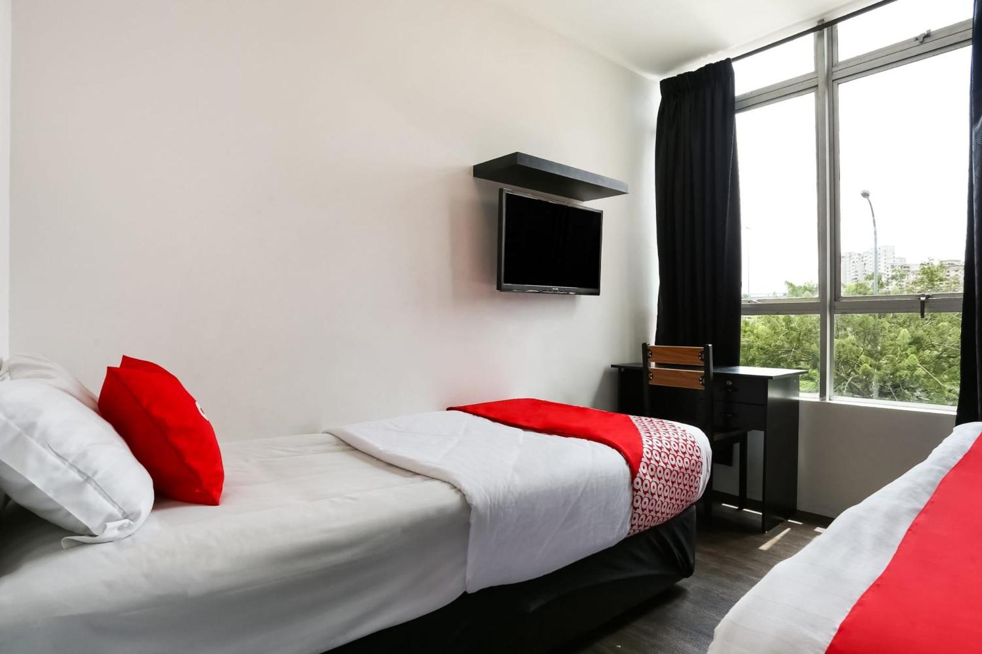 Oyo 90460 Hotel Kl2F Rest & Go Shah Alam Zewnętrze zdjęcie