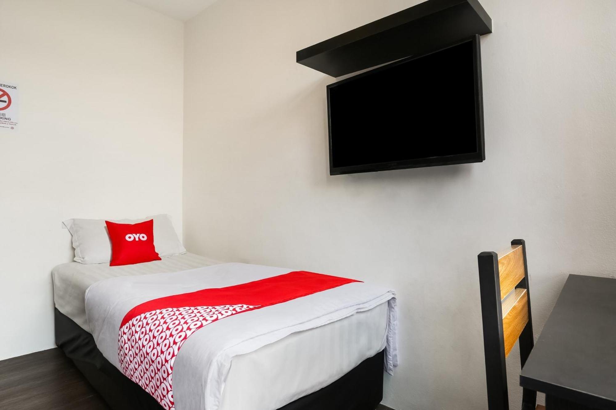 Oyo 90460 Hotel Kl2F Rest & Go Shah Alam Zewnętrze zdjęcie